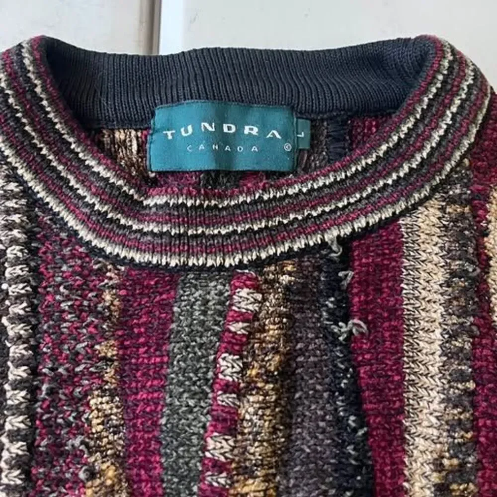 Tundra Canada 3D Knit Sweater Size Large